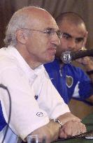 Boca manager Bianchi arrives in Japan for Toyota Cup